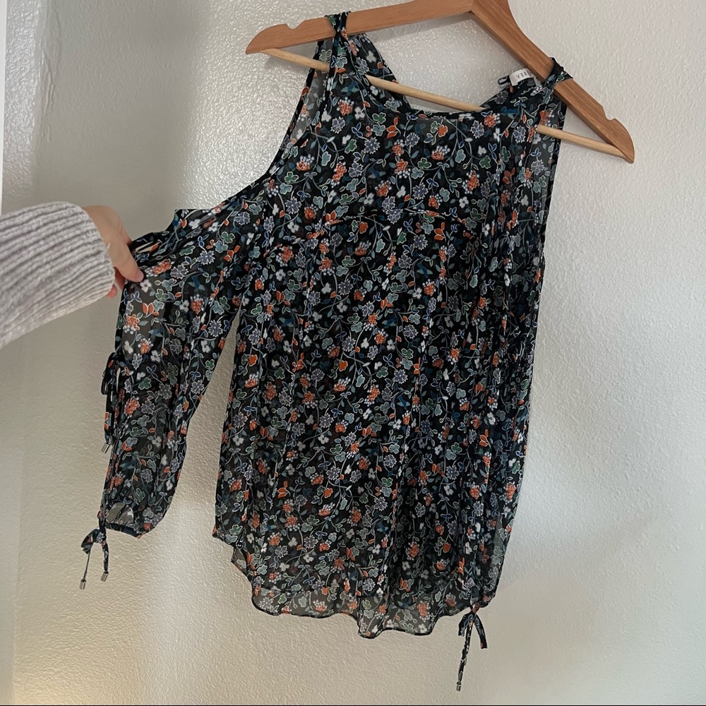 j VERONICA BEARD Open Shoulder Blouse
